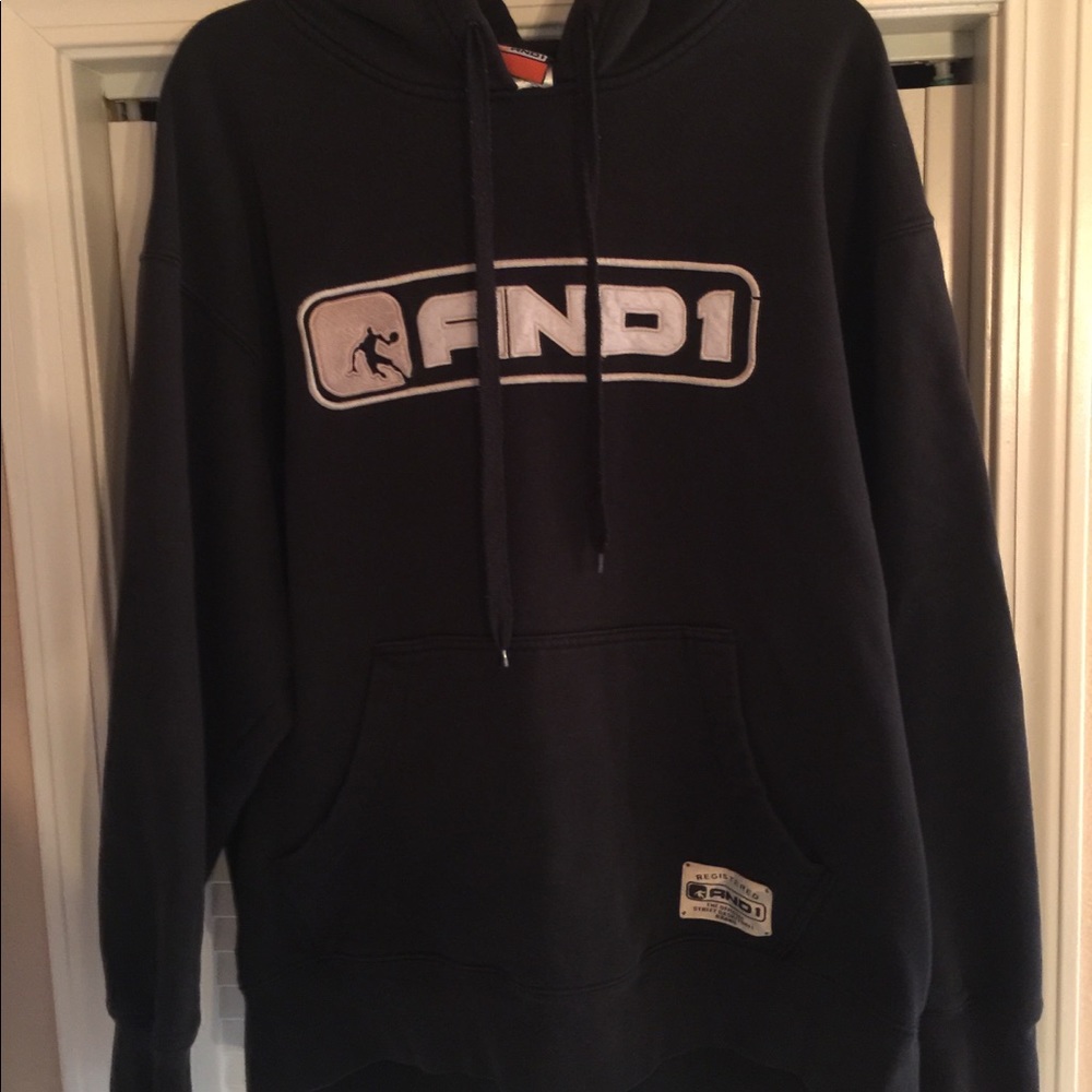 AND 1 Mens Black Hooded Sweatshirt Size L.
